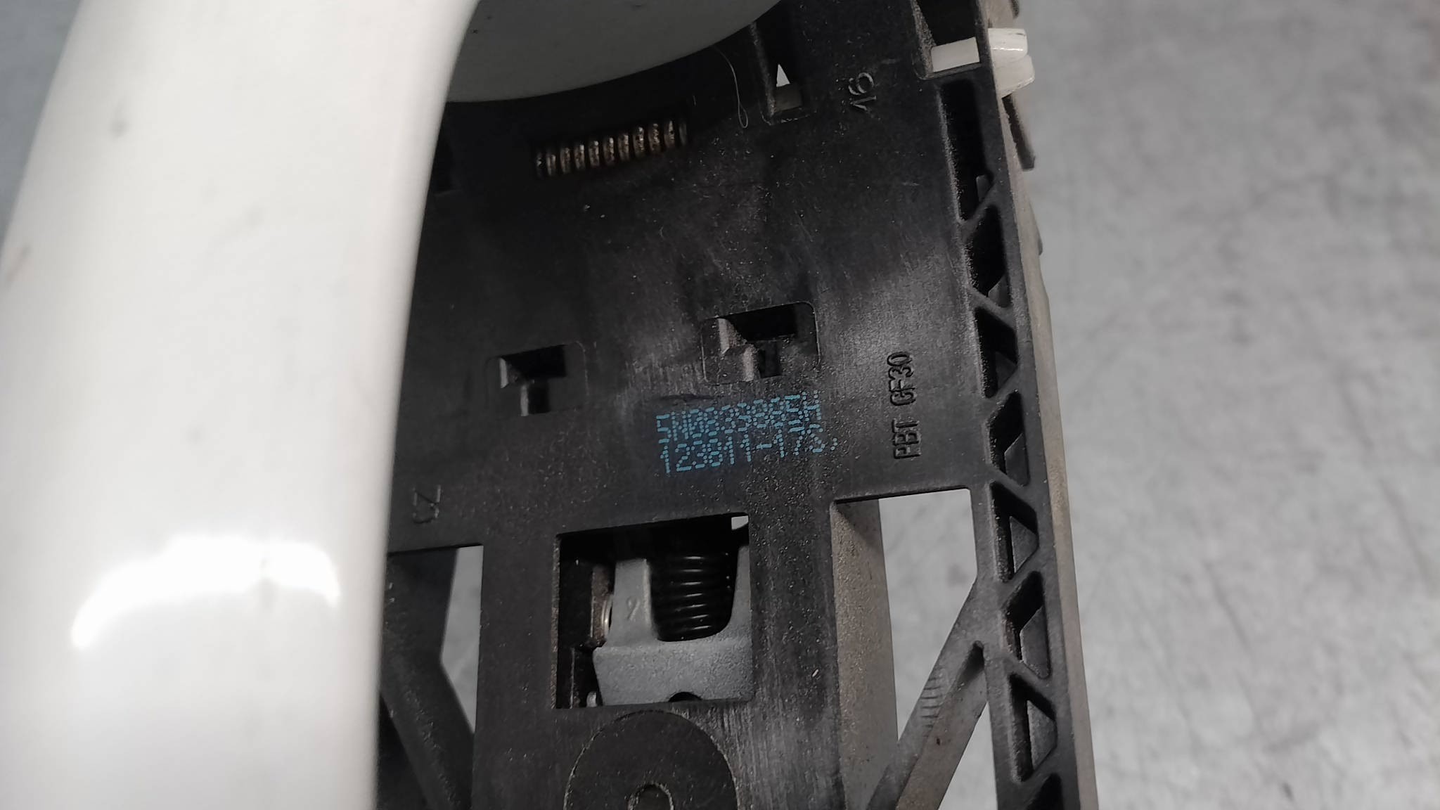 5K0837206D MANETA EXTERIOR TRASERA DERECHA / 5 PUERTAS / 5054853 PARA VOLKSWAGEN - Imagen 4 de 10