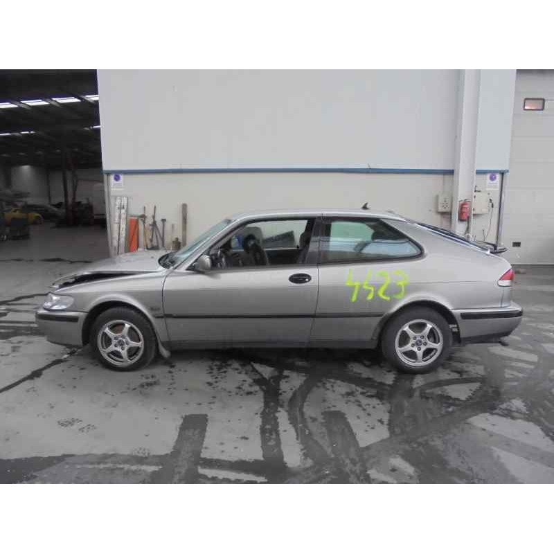 saab 9-3 berlina del año 2002