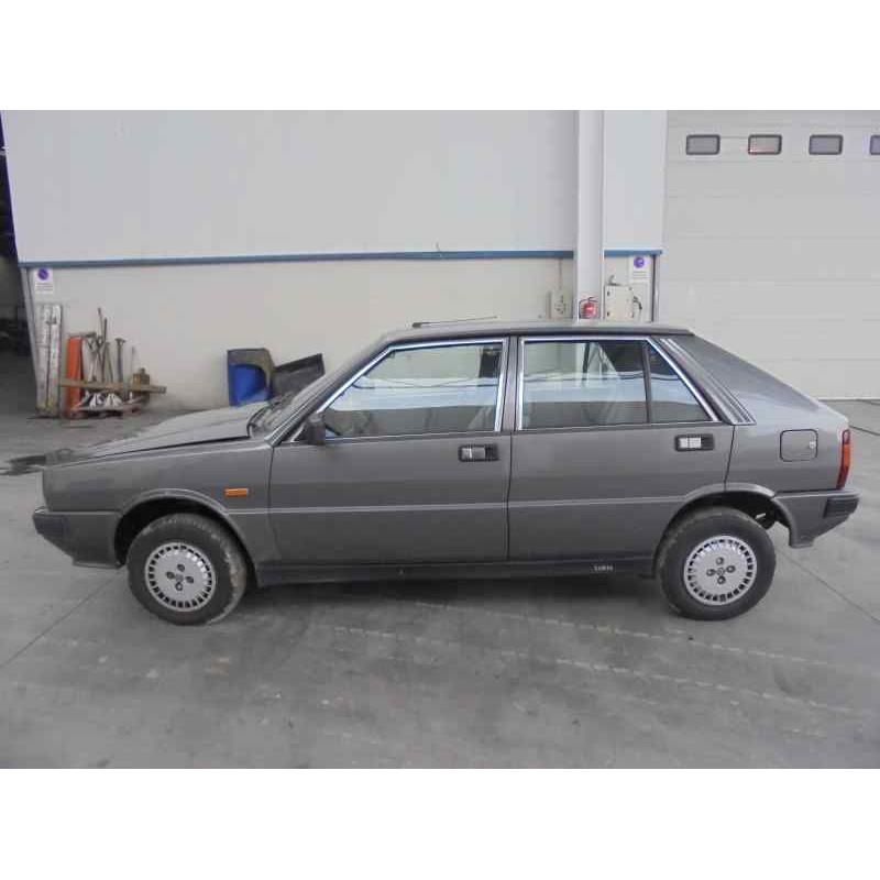 lancia delta del año 1988