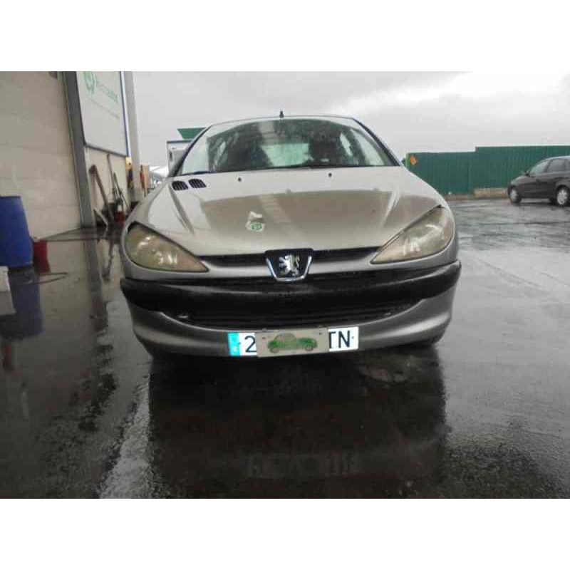 peugeot 206 berlina del año 2002