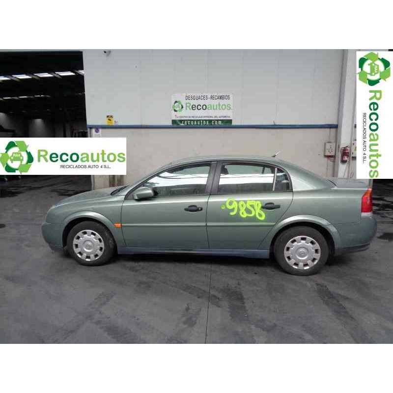 opel vectra c berlina del año 2004