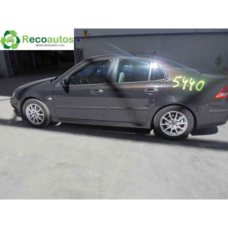 saab 9-3 berlina del año 2004