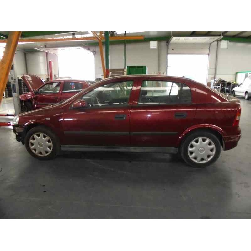 opel astra g berlina del año 2000