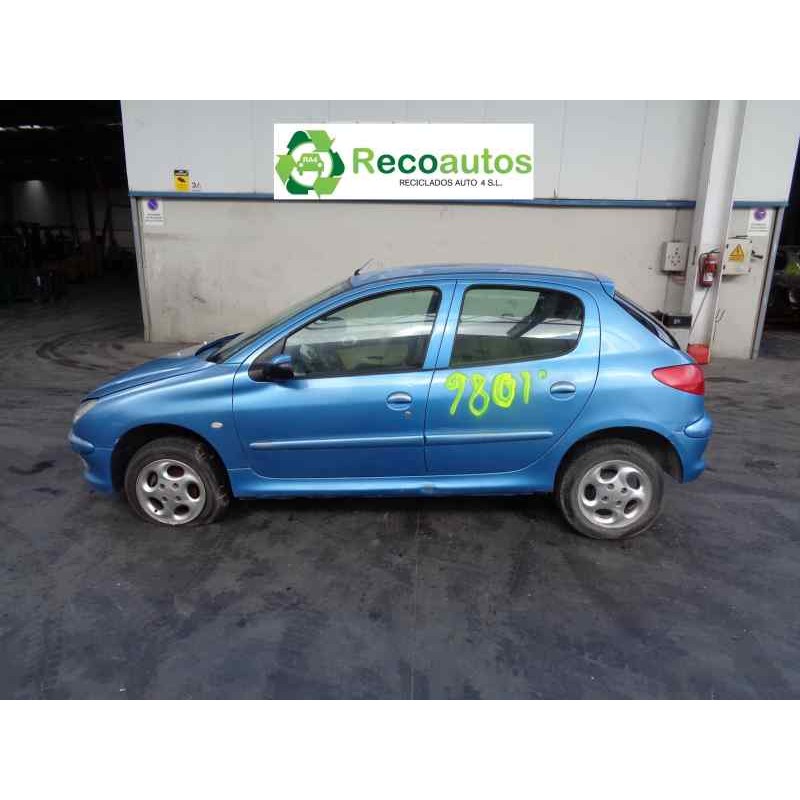 peugeot 206 berlina del año 2001