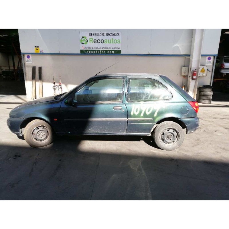 ford fiesta berlina del año 1998