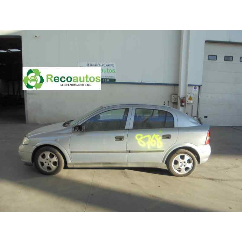 opel astra g berlina del año 2001