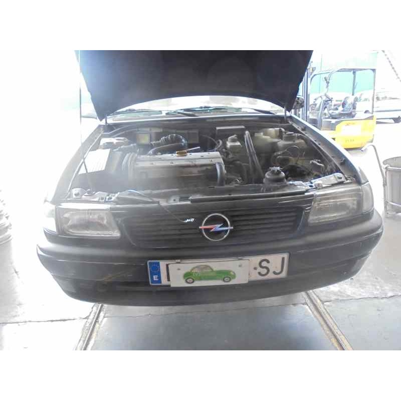 opel astra f berlina del año 1995