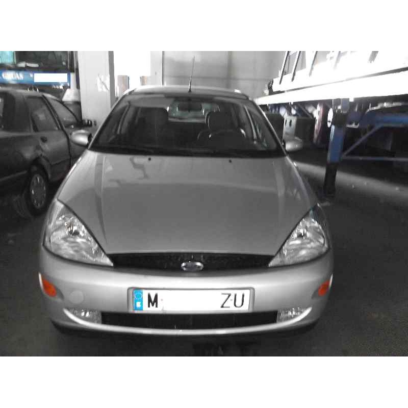 ford focus berlina (cak) del año 2000