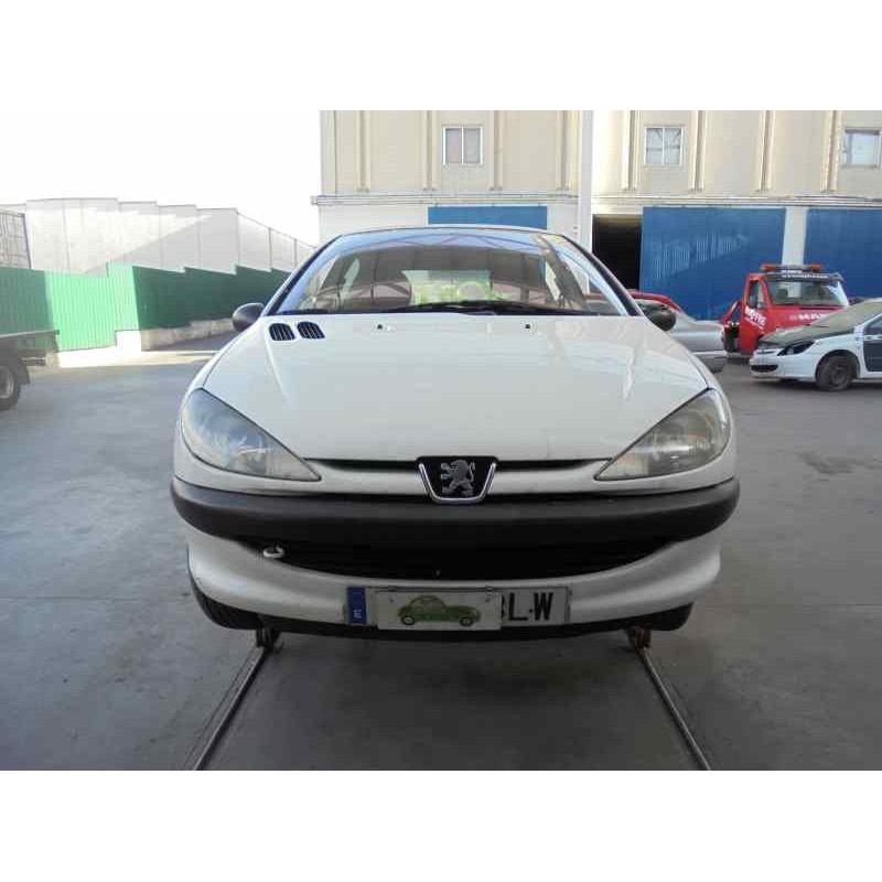 peugeot 206 berlina del año 2001