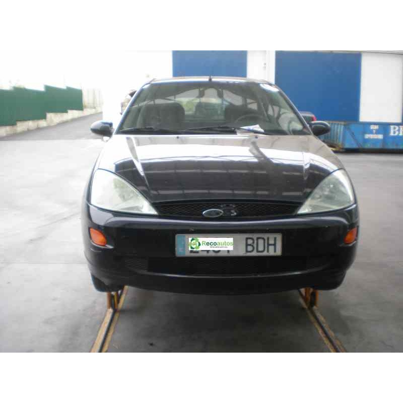 ford focus berlina (cak) del año 2000