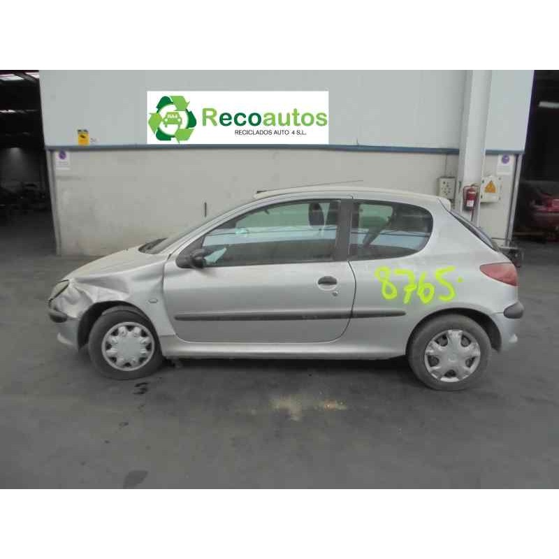 peugeot 206 berlina del año 2000