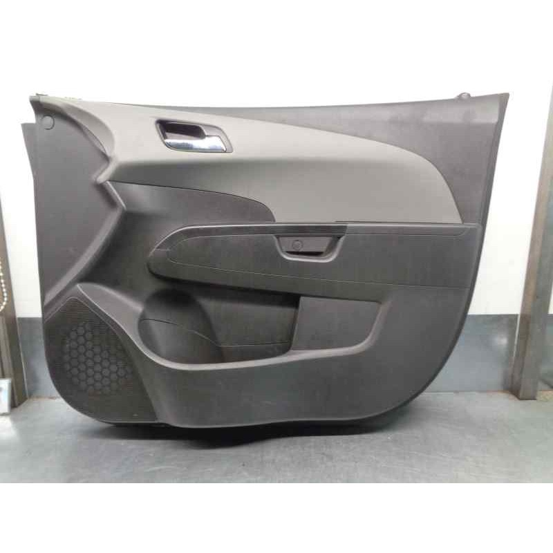 Recambio de guarnecido puerta delantera derecha para chevrolet aveo sedán ltz referencia OEM IAM 95941187  