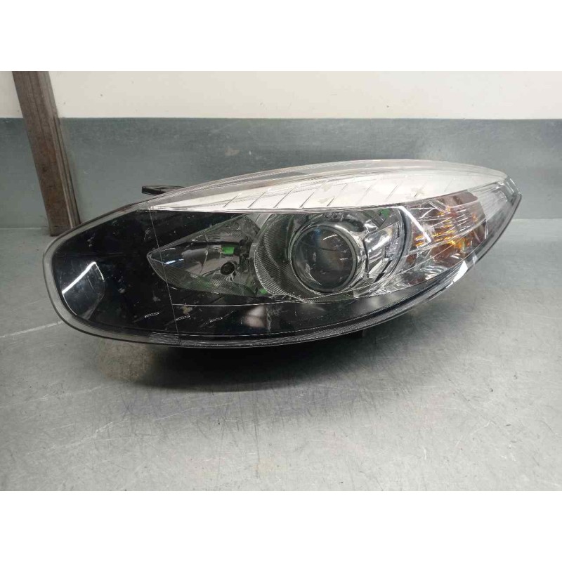 Recambio de faro izquierdo para renault fluence dynamique referencia OEM IAM 260606836R CON LUPA 4 PUERTAS