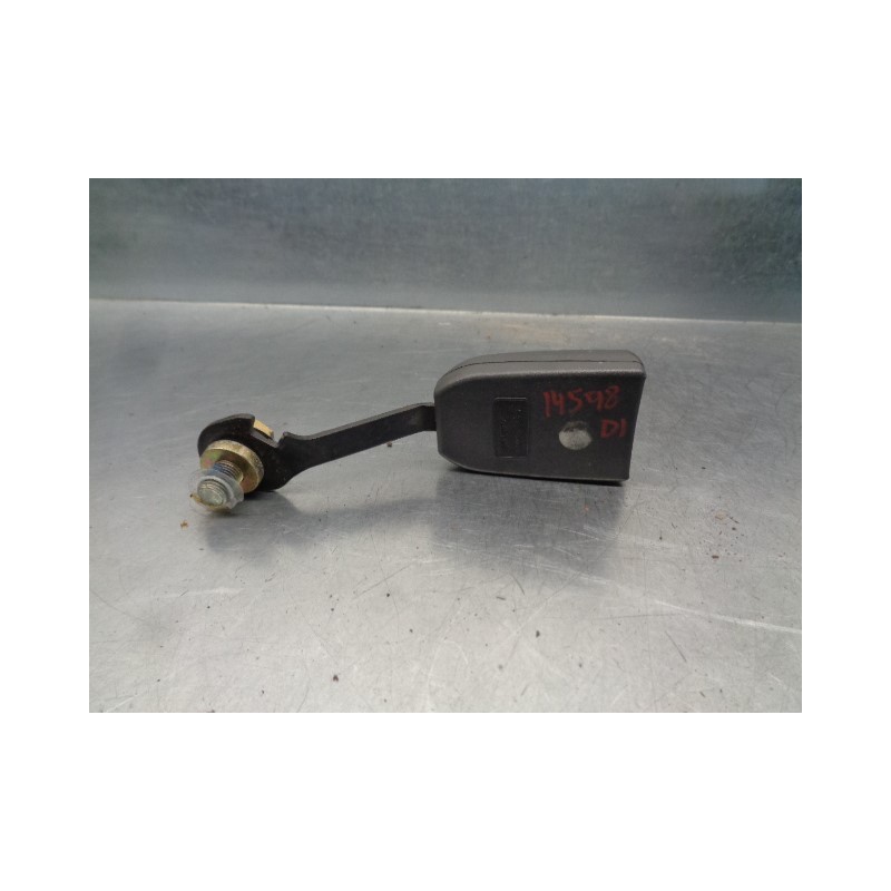 Recambio de enganche cinturon para lancia lancia y 1.2 cat referencia OEM IAM 10438580  DEL IZQ.