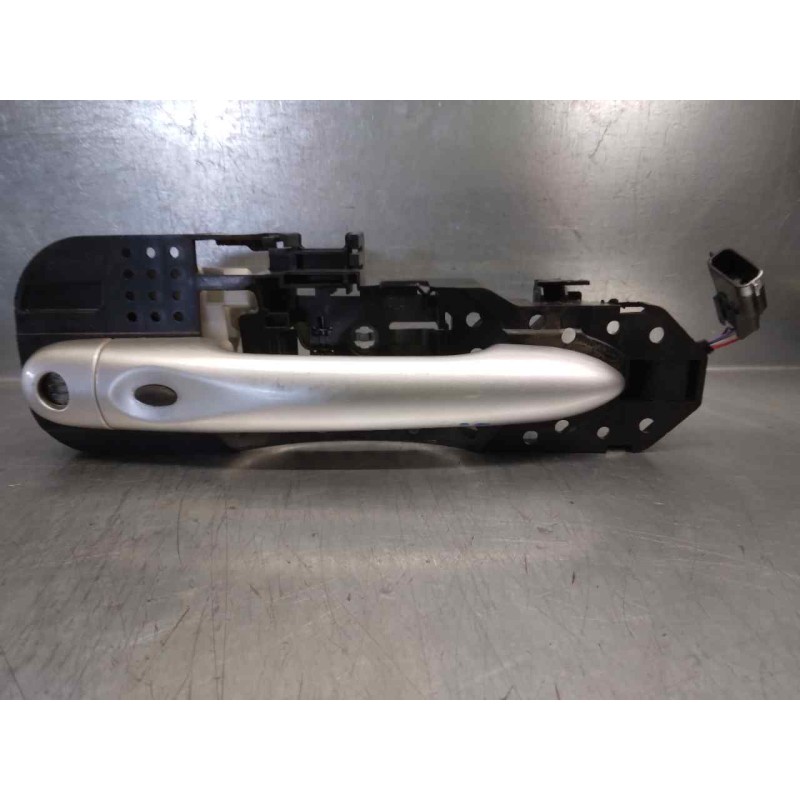 Recambio de maneta exterior delantera izquierda para renault fluence dynamique referencia OEM IAM 806070032R  4 PUERTAS