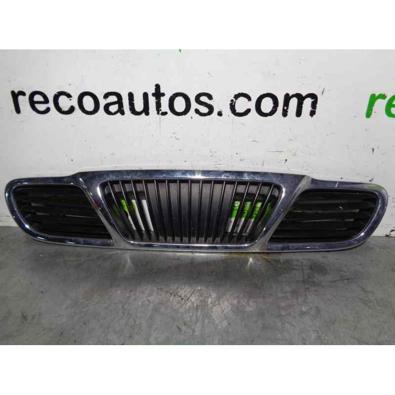 Recambio de rejilla delantera para daewoo lanos 1.5 cat referencia OEM IAM 96215294  