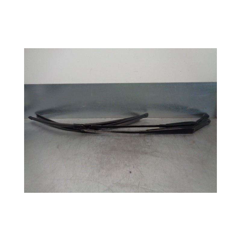 Recambio de brazo limpia delantero derecho para peugeot 508 gt referencia OEM IAM 9686437680 3392125941 BOSCH