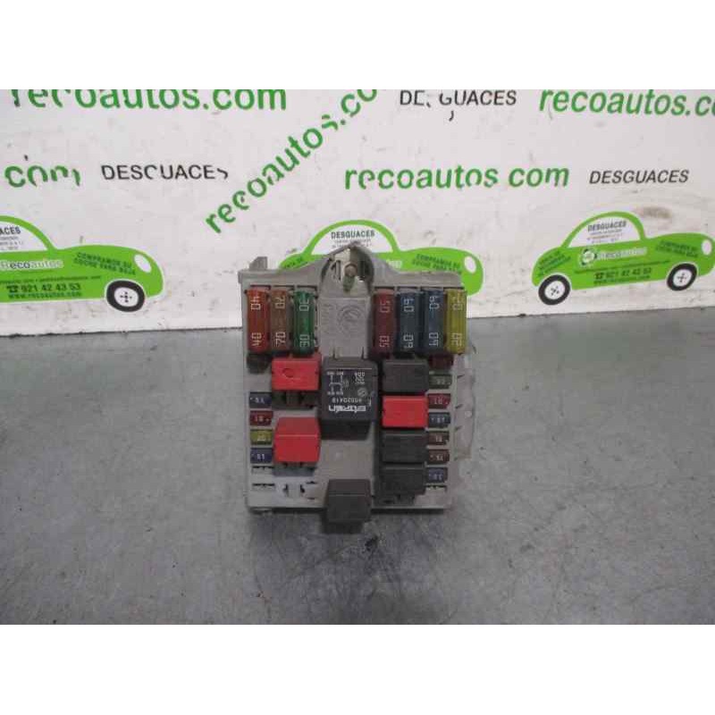 Recambio de caja reles / fusibles para fiat punto berlina (188) 1.2 cat referencia OEM IAM 46835597  