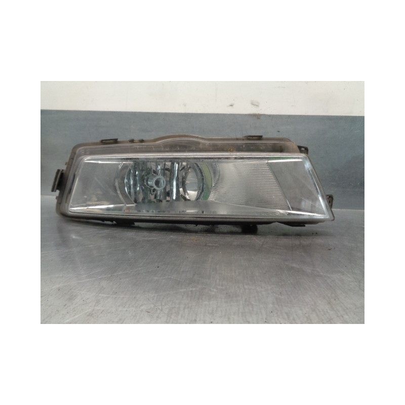 Recambio de faro antiniebla izquierdo para skoda rapid 1.6 tdi dpf referencia OEM IAM 5JA941701  