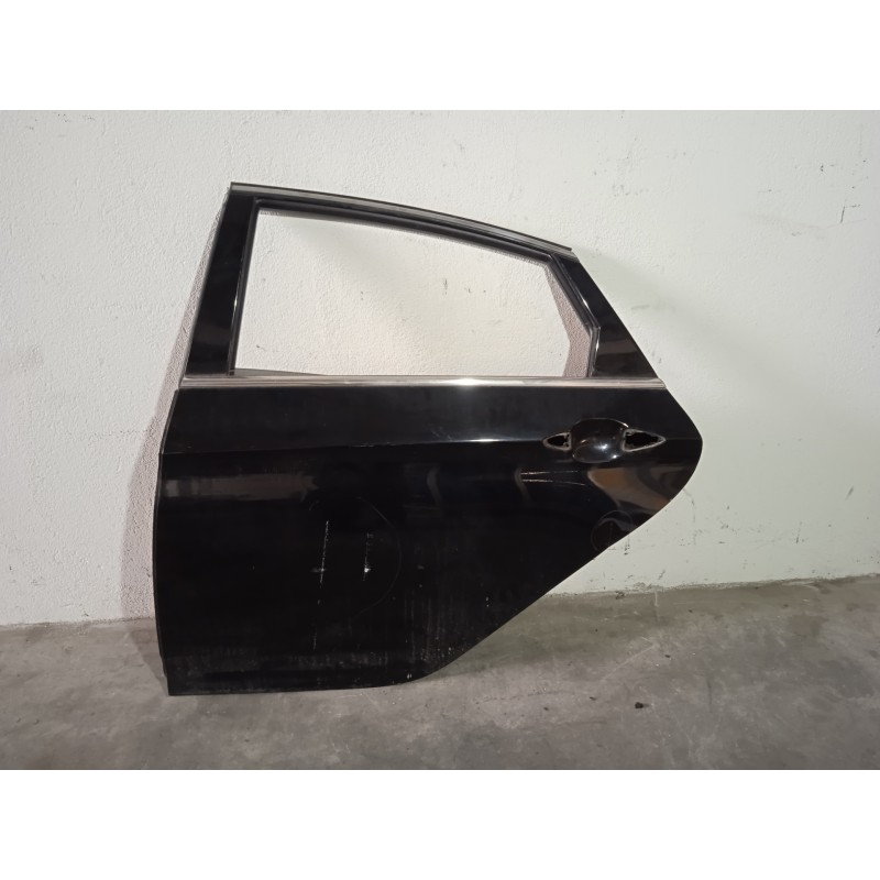 Recambio de puerta trasera izquierda para hyundai i40 cab bluedrive referencia OEM IAM 770033Z300 NEGRA 4 PUERTAS