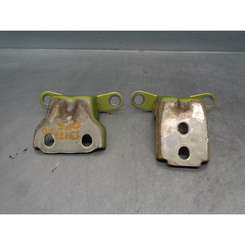 Recambio de bisagra puerta para chevrolet spark 1.0 cat referencia OEM IAM 96689917 96689911 