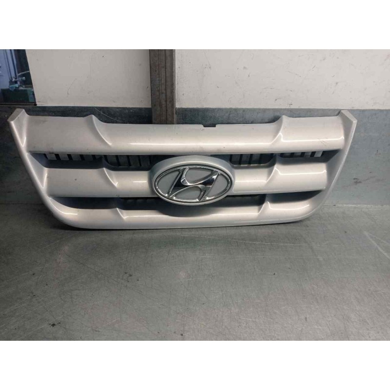 Recambio de rejilla delantera para hyundai matrix (fc) 1.5 crdi cat referencia OEM IAM 8636117010  