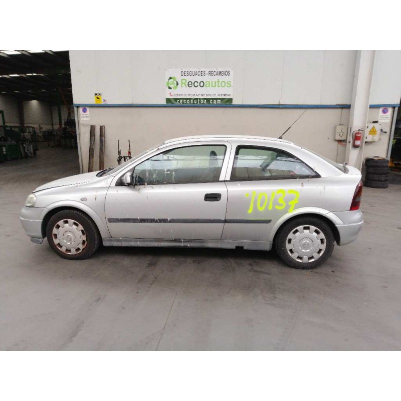 opel astra g berlina del año 2002