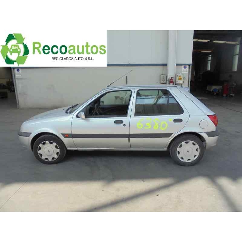 ford fiesta berlina (dx) del año 2001