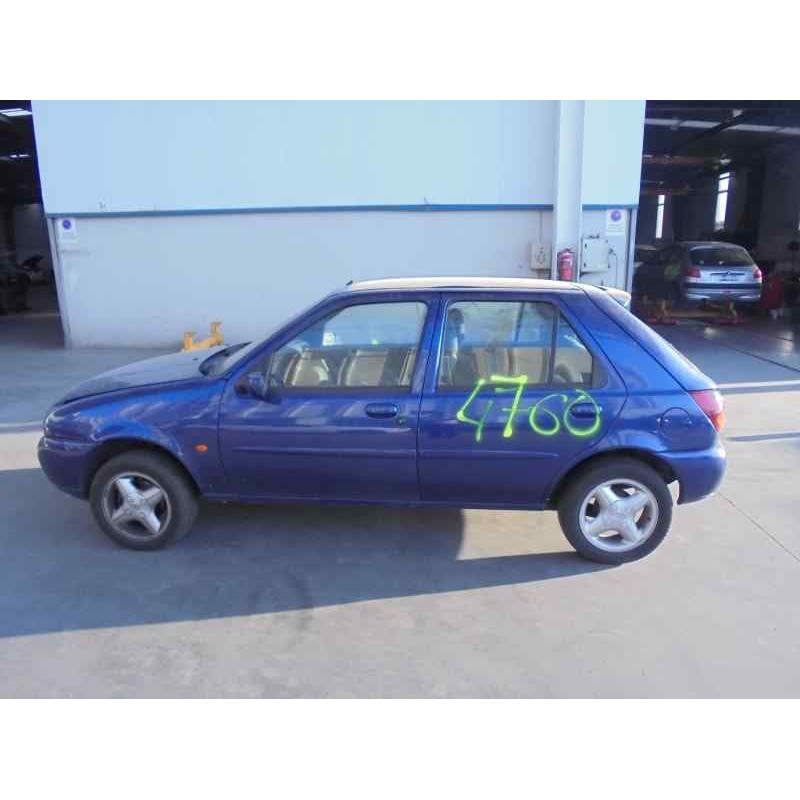 ford fiesta berlina del año 1999