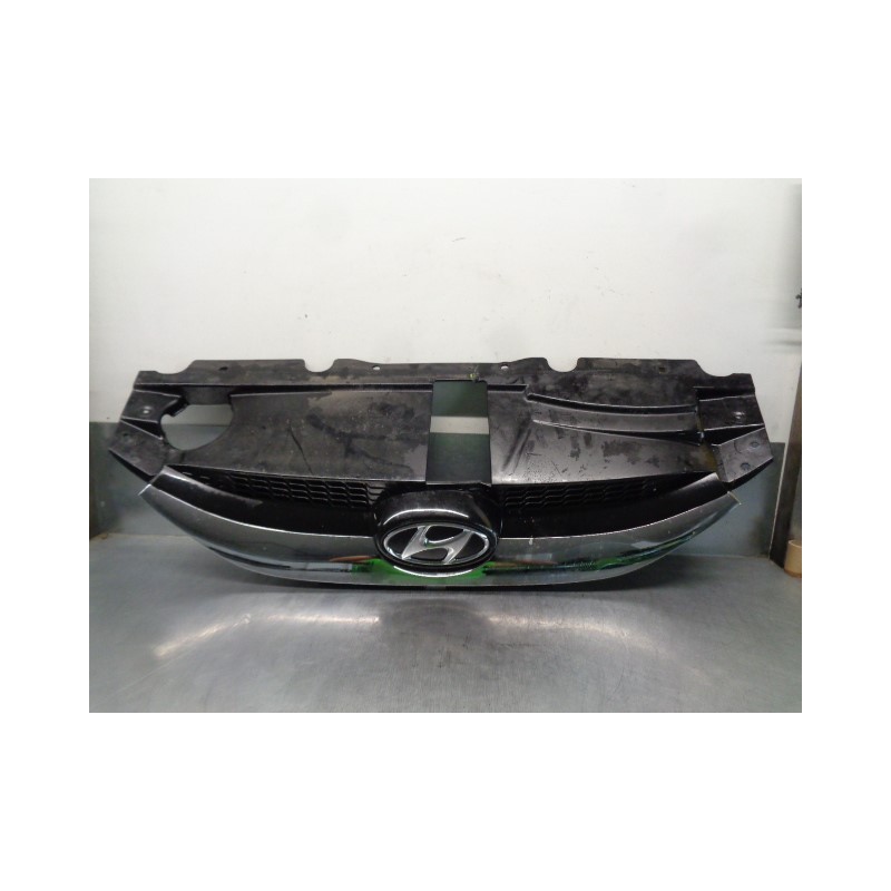 Recambio de rejilla delantera para hyundai ix35 1.7 crdi cat referencia OEM IAM 863512Y000  