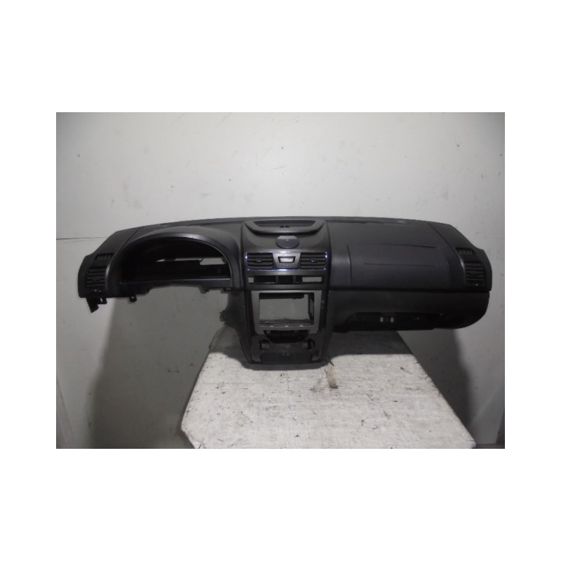 Recambio de salpicadero para ssangyong rexton w 2.0 td cat referencia OEM IAM 7650A08D00LAM NEGRO 