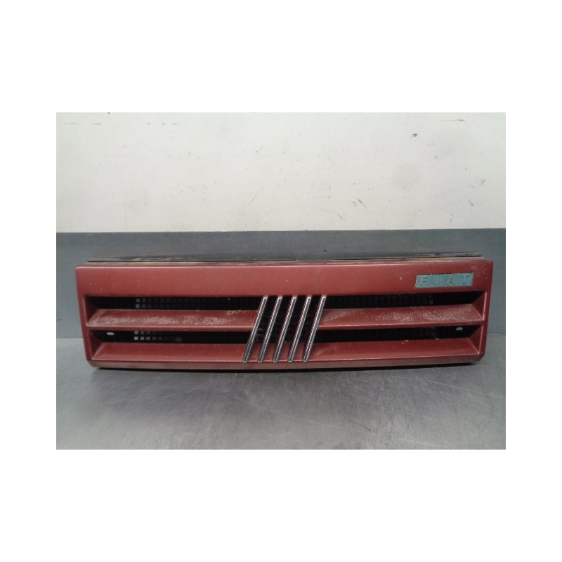 Recambio de rejilla delantera para fiat tempra berlina (159) 1.6 cat referencia OEM IAM 183006399  