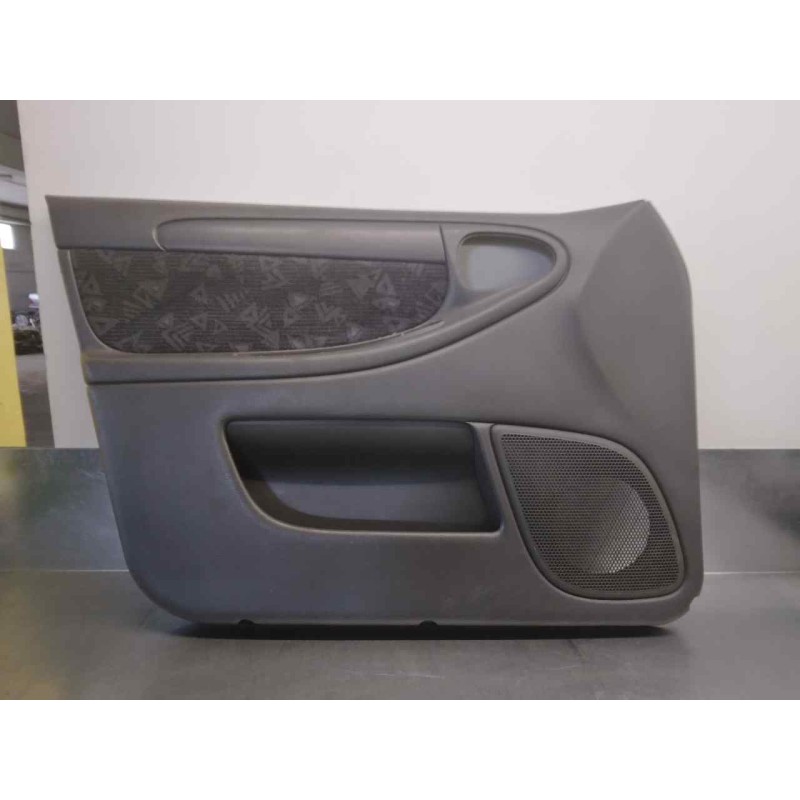 Recambio de guarnecido puerta delantera izquierda para daewoo lanos cool referencia OEM IAM 96275526  4 PUERTAS