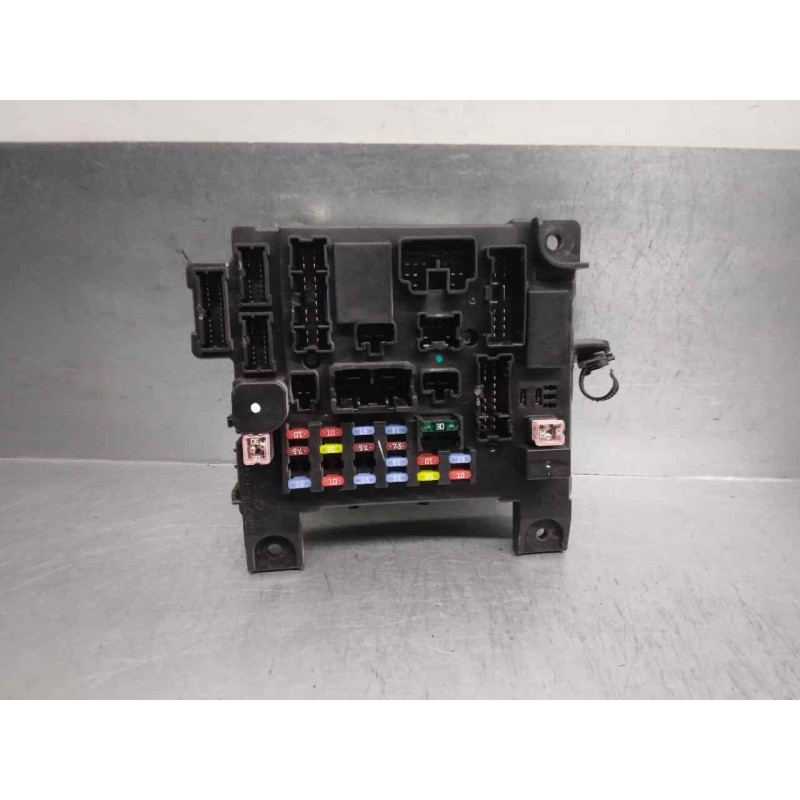 Recambio de caja reles / fusibles para mitsubishi asx (ga0w) 1.8 di-d cat referencia OEM IAM 8637A644  