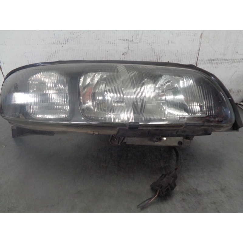 Recambio de faro derecho para volvo xc70 referencia OEM IAM 89007907  