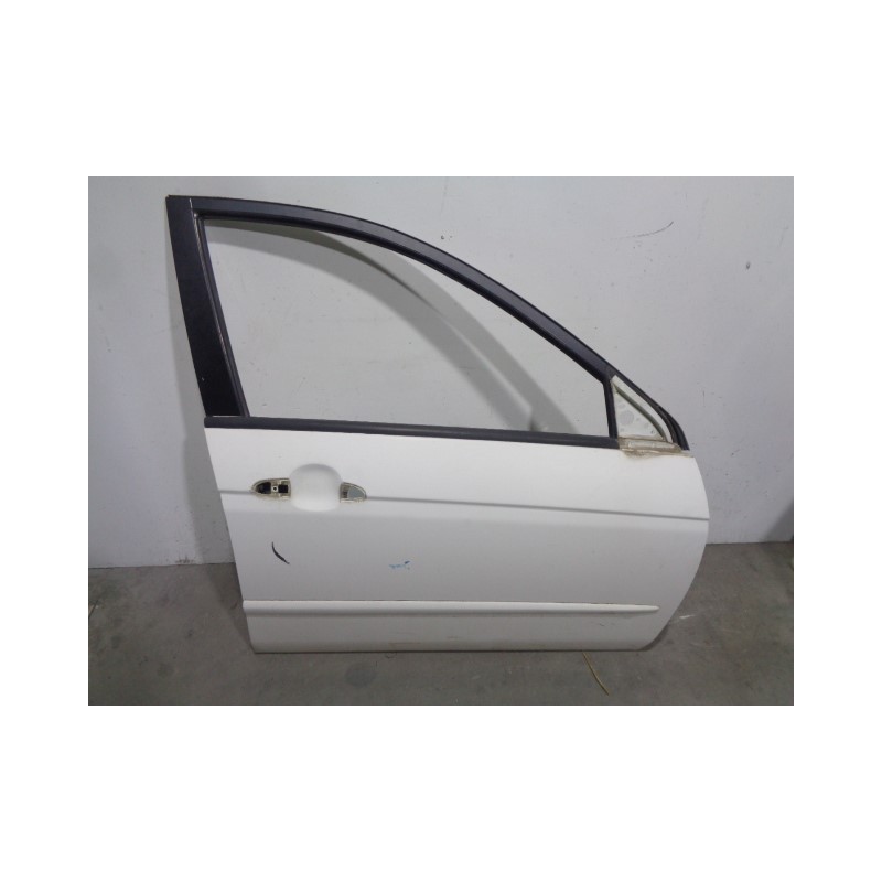 Recambio de puerta delantera derecha para kia cerato 1.6 cat referencia OEM IAM 760042F010 BLANCA 