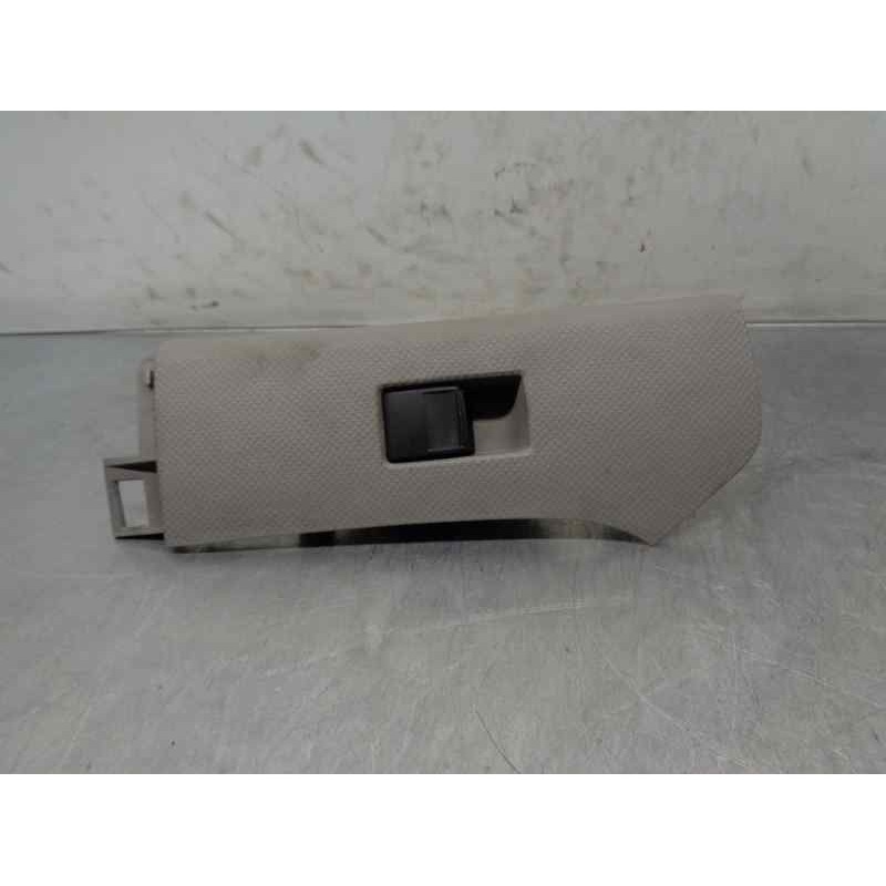 Recambio de mando elevalunas delantero derecho para toyota yaris 1.3 16v cat referencia OEM IAM 742310D090  