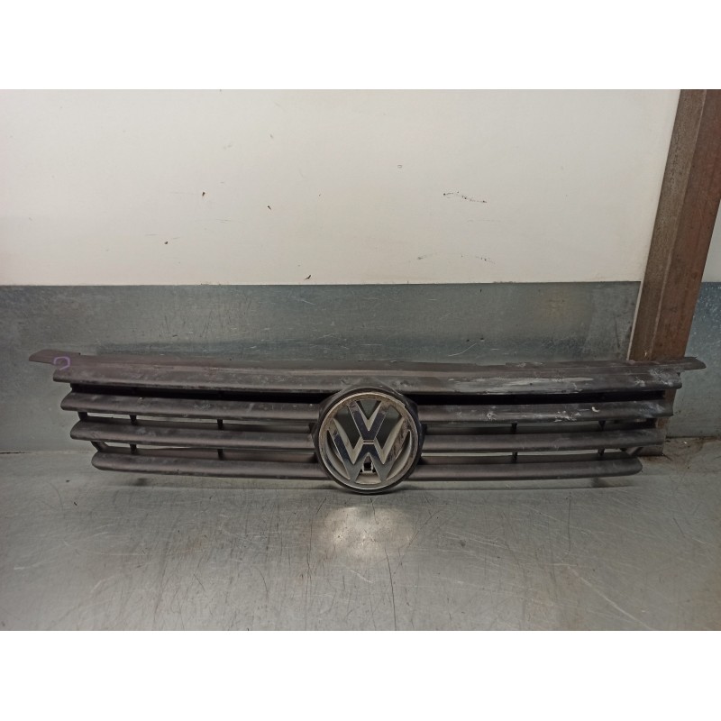 Recambio de rejilla delantera para volkswagen polo berlina (6n1) 1.4 referencia OEM IAM 6N0853653B 