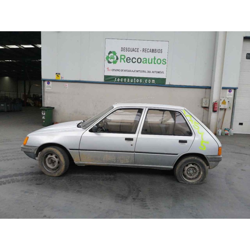 peugeot 205 berlina del año 1985