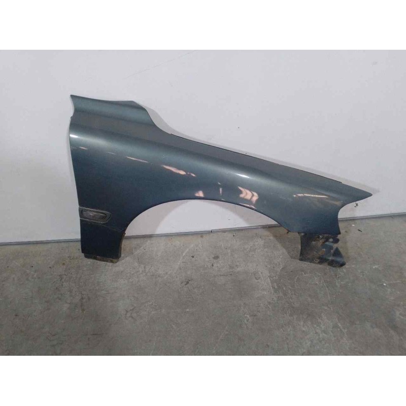 Recambio de aleta delantera derecha para volvo v70 familiar 2.4 diesel cat referencia OEM IAM 30796493 VERDE 