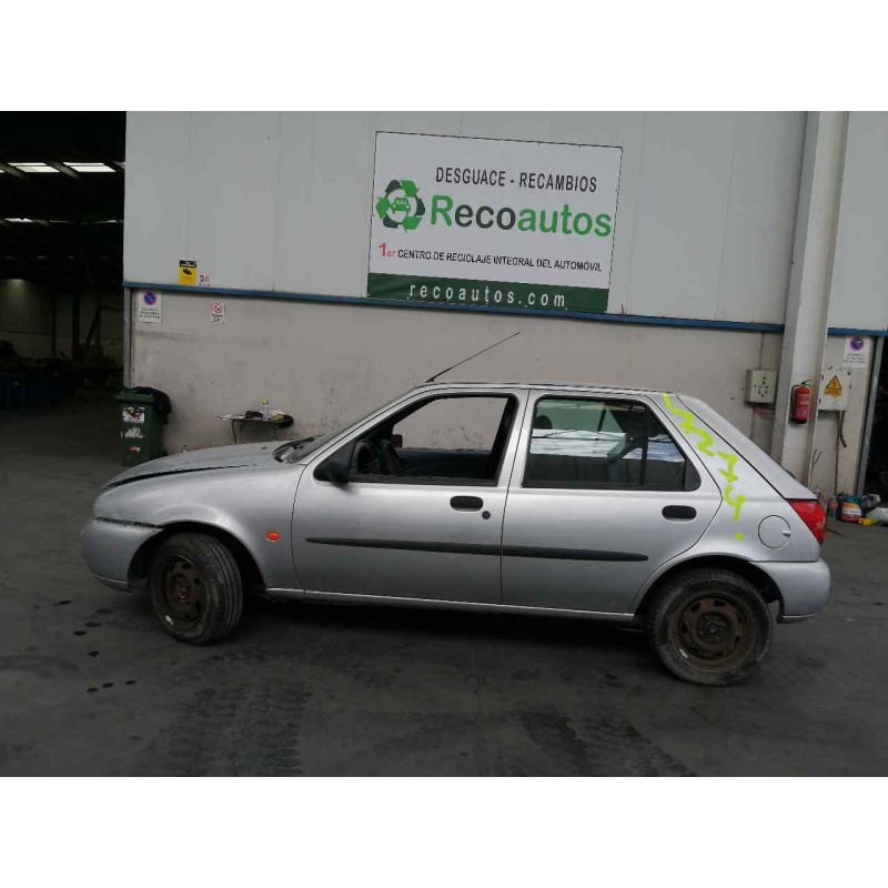 ford fiesta berlina del año 1998