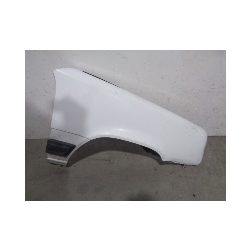 Recambio de aleta delantera derecha para renault rapid/express (f40) 1.4 referencia OEM IAM 7750755713 BLANCA 