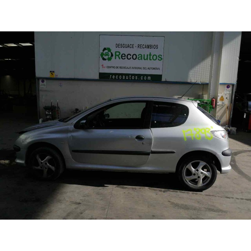 peugeot 206 berlina del año 2002