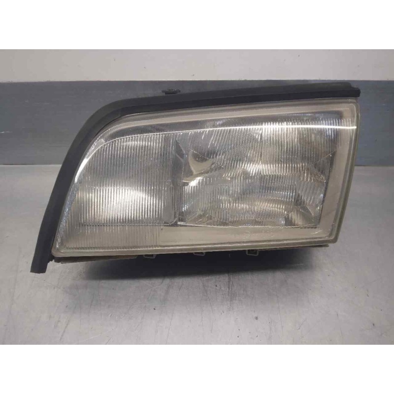 Recambio de faro izquierdo para mercedes clase c (w202) berlina 2.8 24v cat referencia OEM IAM A2028200161  4 PUERTAS