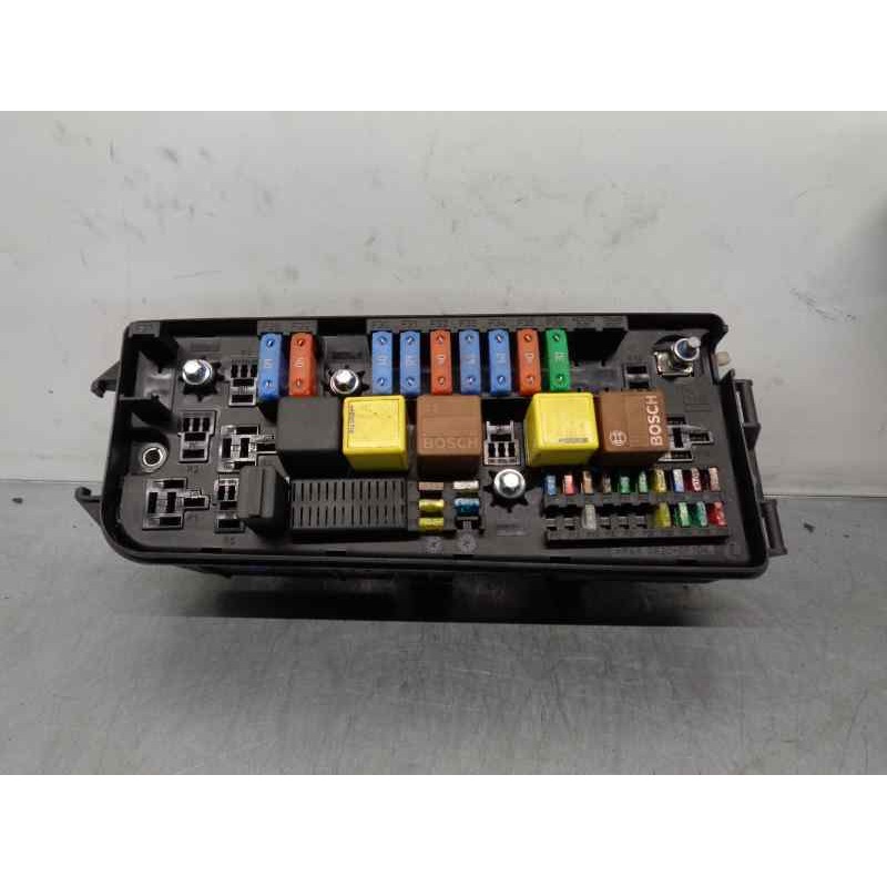 Recambio de caja reles / fusibles para opel vectra c berlina 2.0 dti referencia OEM IAM 13144709  