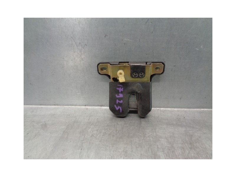 Recambio de cerradura maletero / porton para audi a6 berlina (c4) 2.3 referencia OEM IAM 4A9827505C  