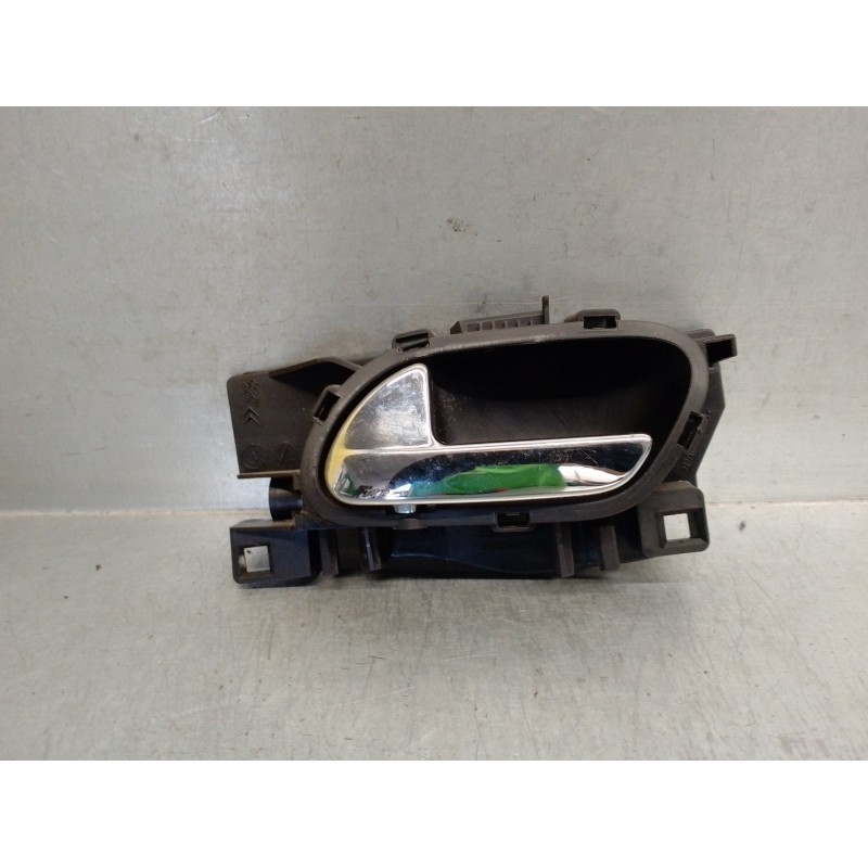 Recambio de maneta interior delantera izquierda para peugeot 5008 active referencia OEM IAM 9683446877  5 PUERTAS