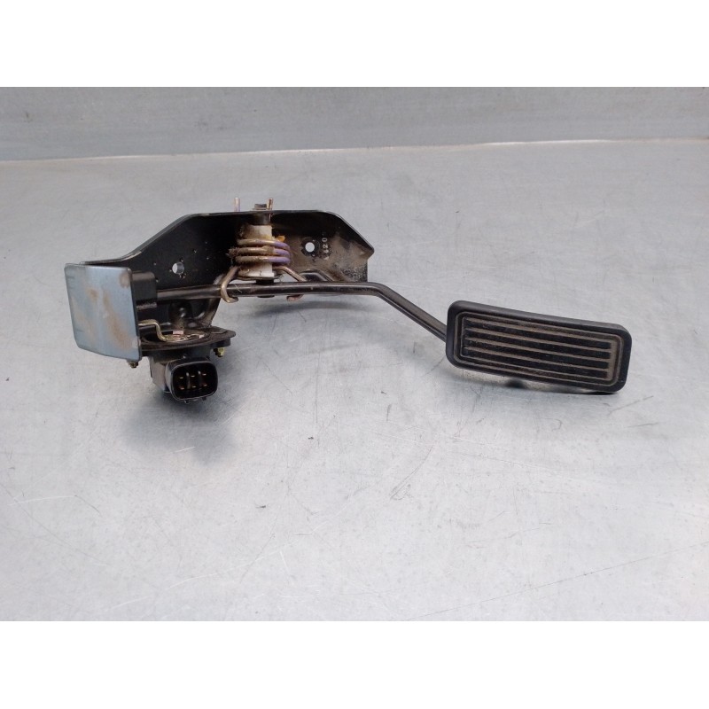 Recambio de potenciometro pedal para toyota avensis berlina (t25) 2.0 turbodiesel cat referencia OEM IAM 8982152021  