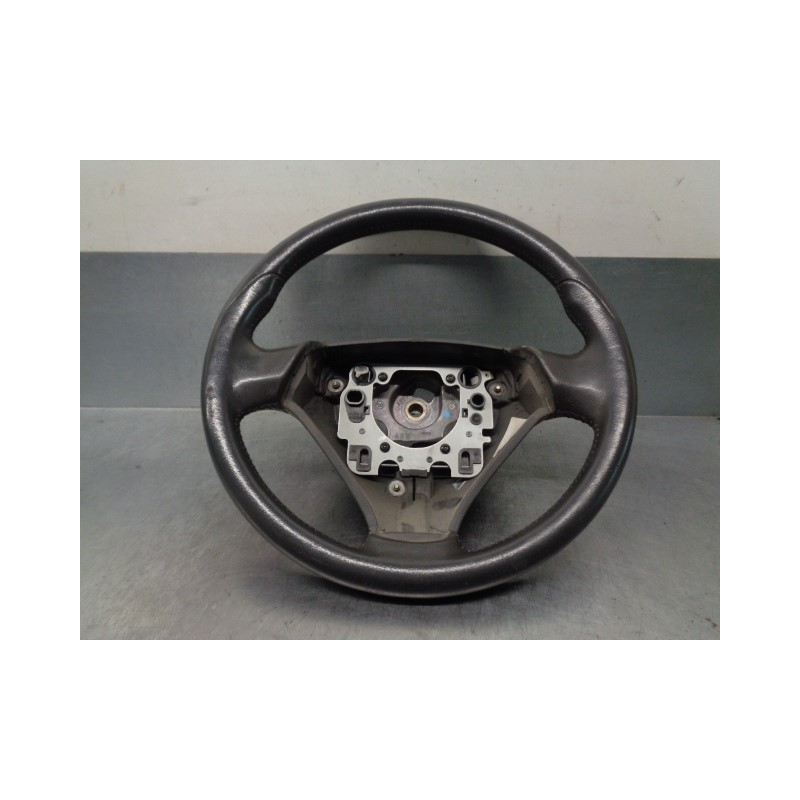 Recambio de volante para volvo v40 familiar 1.9 diesel cat referencia OEM IAM 30652073  