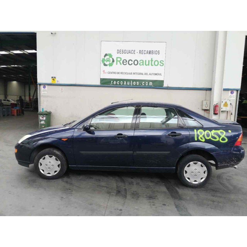 ford focus berlina (cak) del año 2000